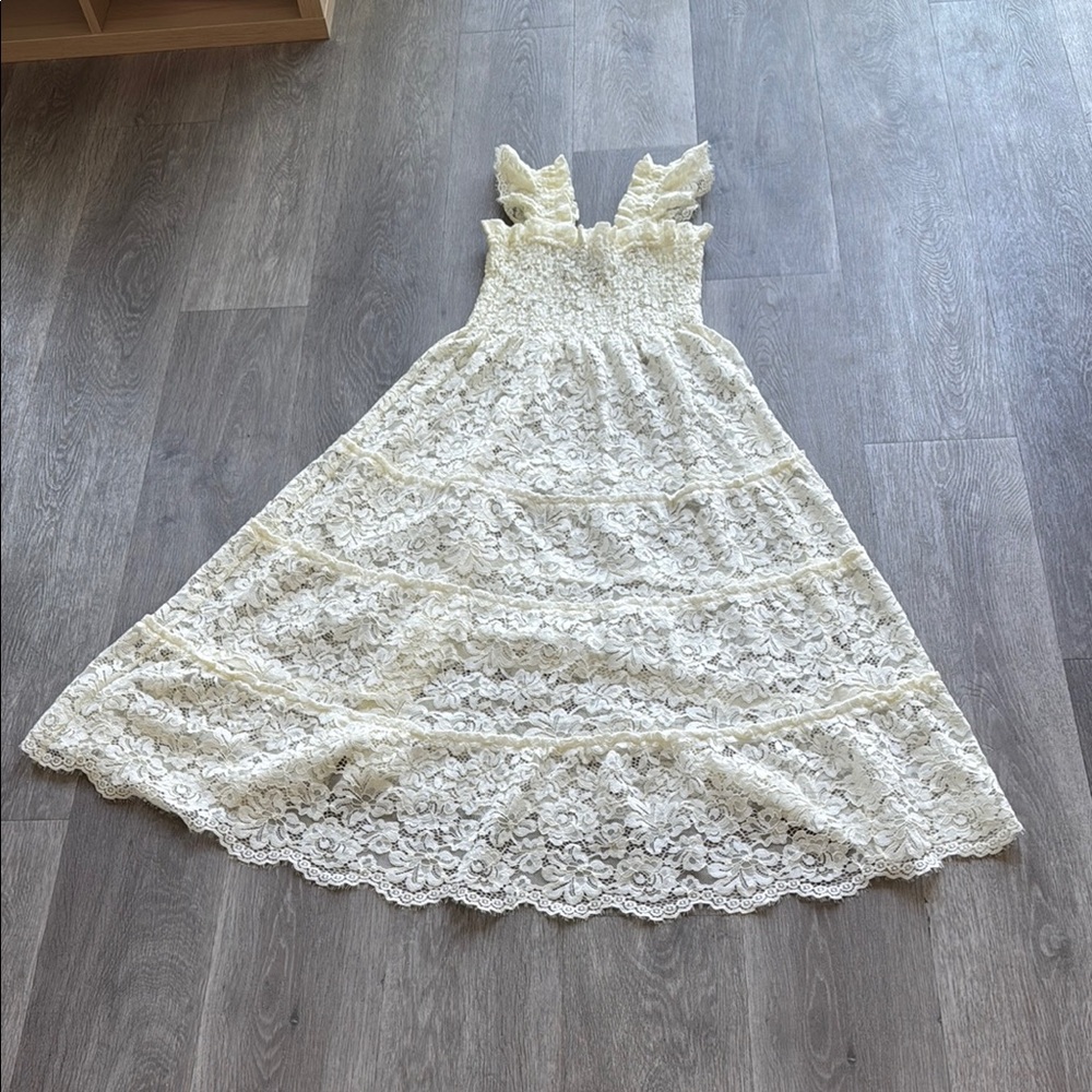 Hill House 2022 Collectors Edition White Lace Ellie